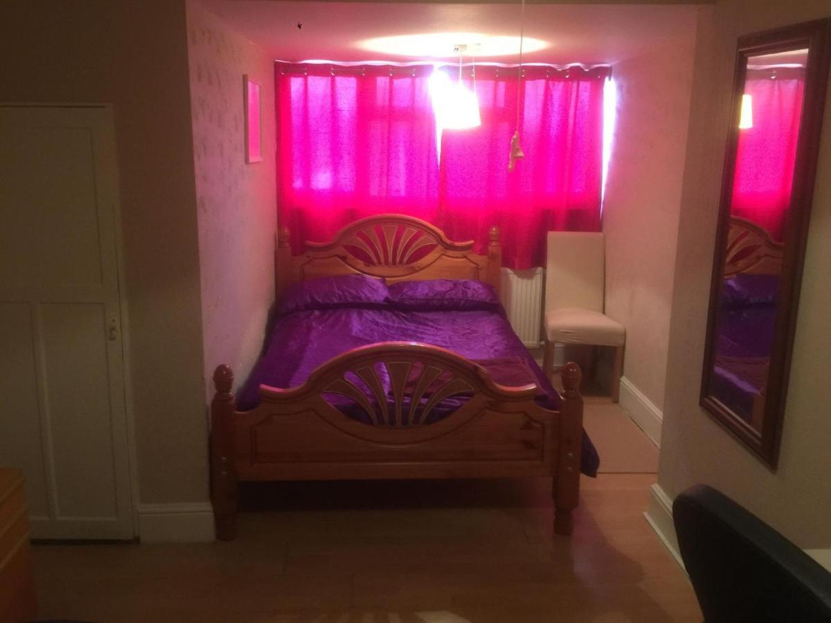 Dach Apartments - Cozy 3 Bed Apartment In Hendon Edgware Exterior foto